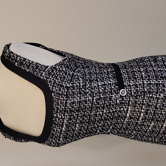 Guess Black and White Mini Dress with Chic Appeal - Picture 1 of 10